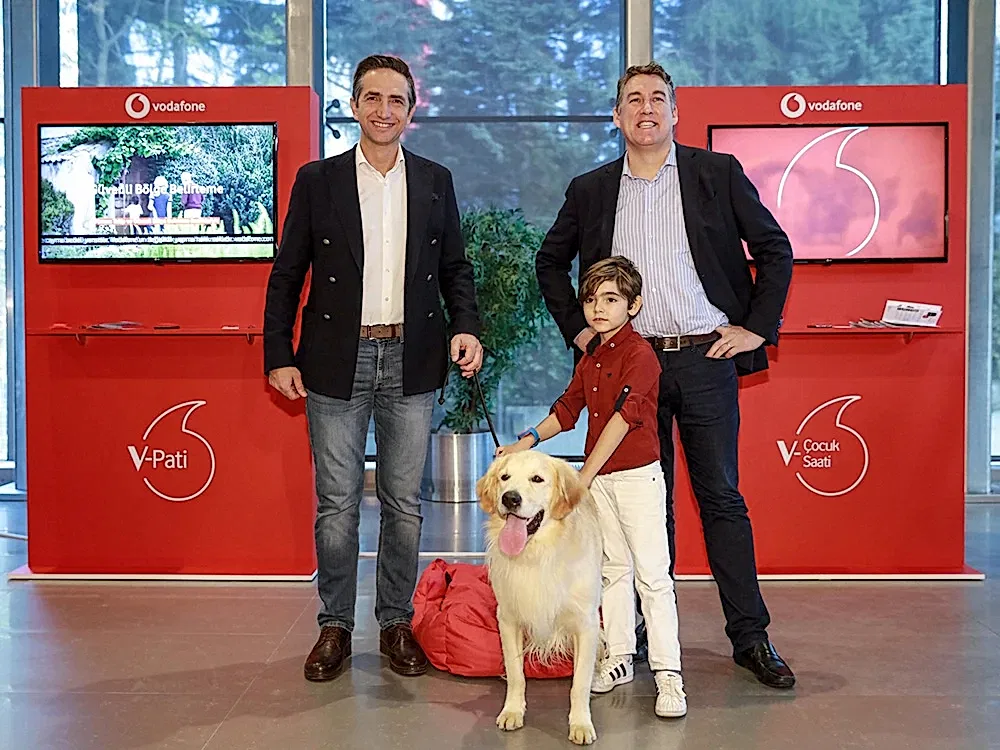 Vodafone yeni akıllı ürün ailesini Köfte ile tanıttı :)