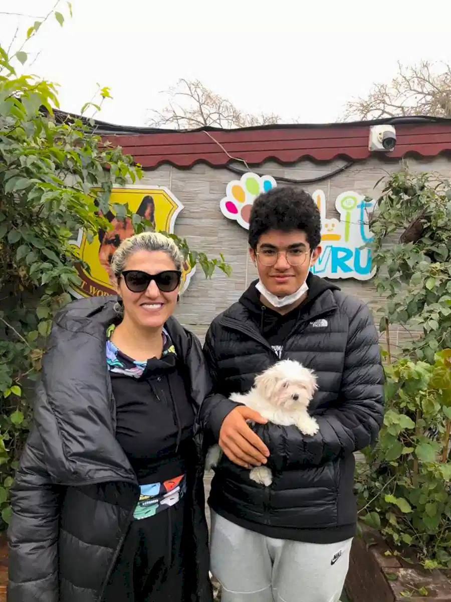 Ahmet Bey ve ailesi Dizayn ırk Morkie yavrularına kavuştular