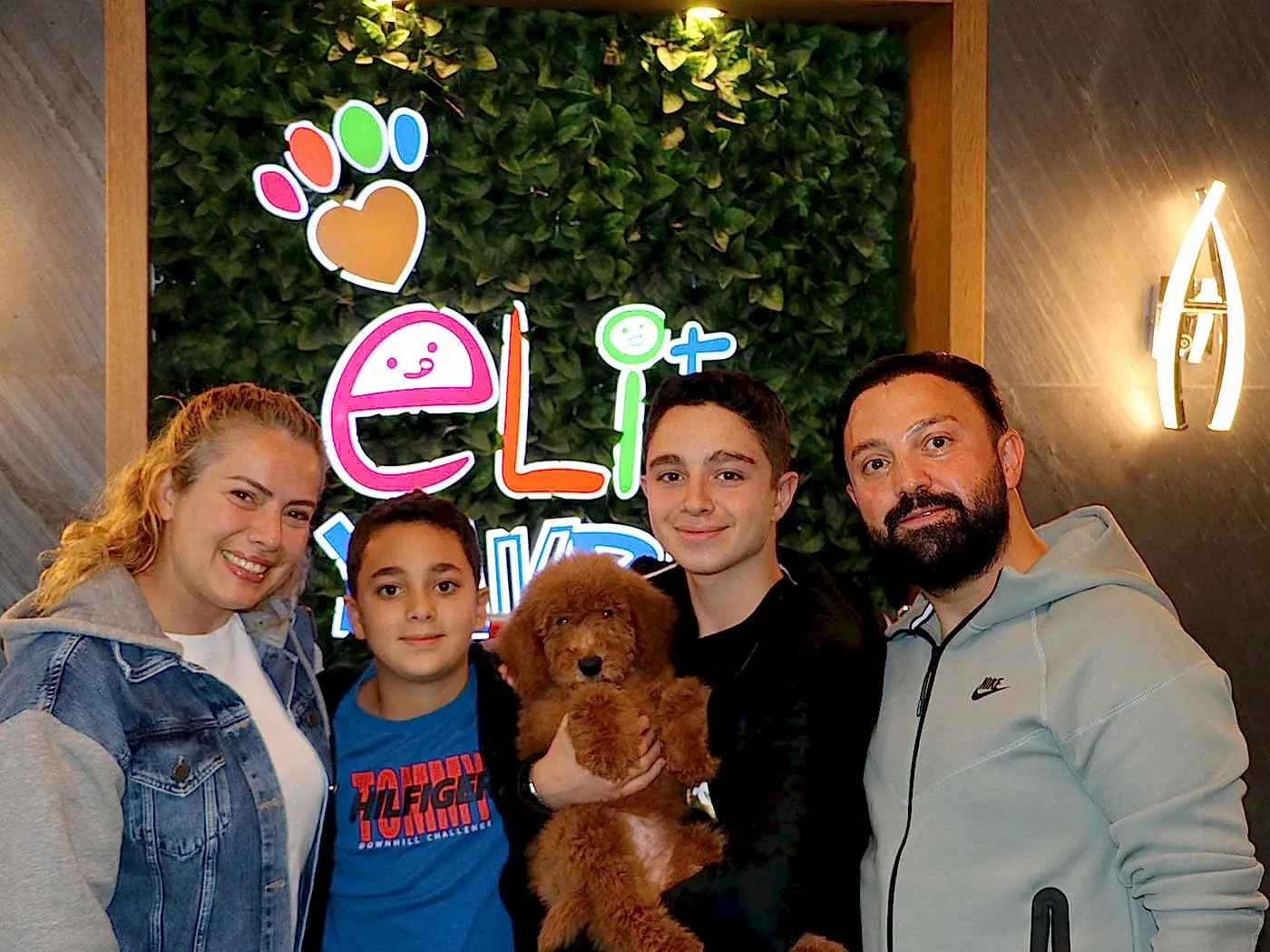 Berberoğlu ailesi Queen'e kavuştu