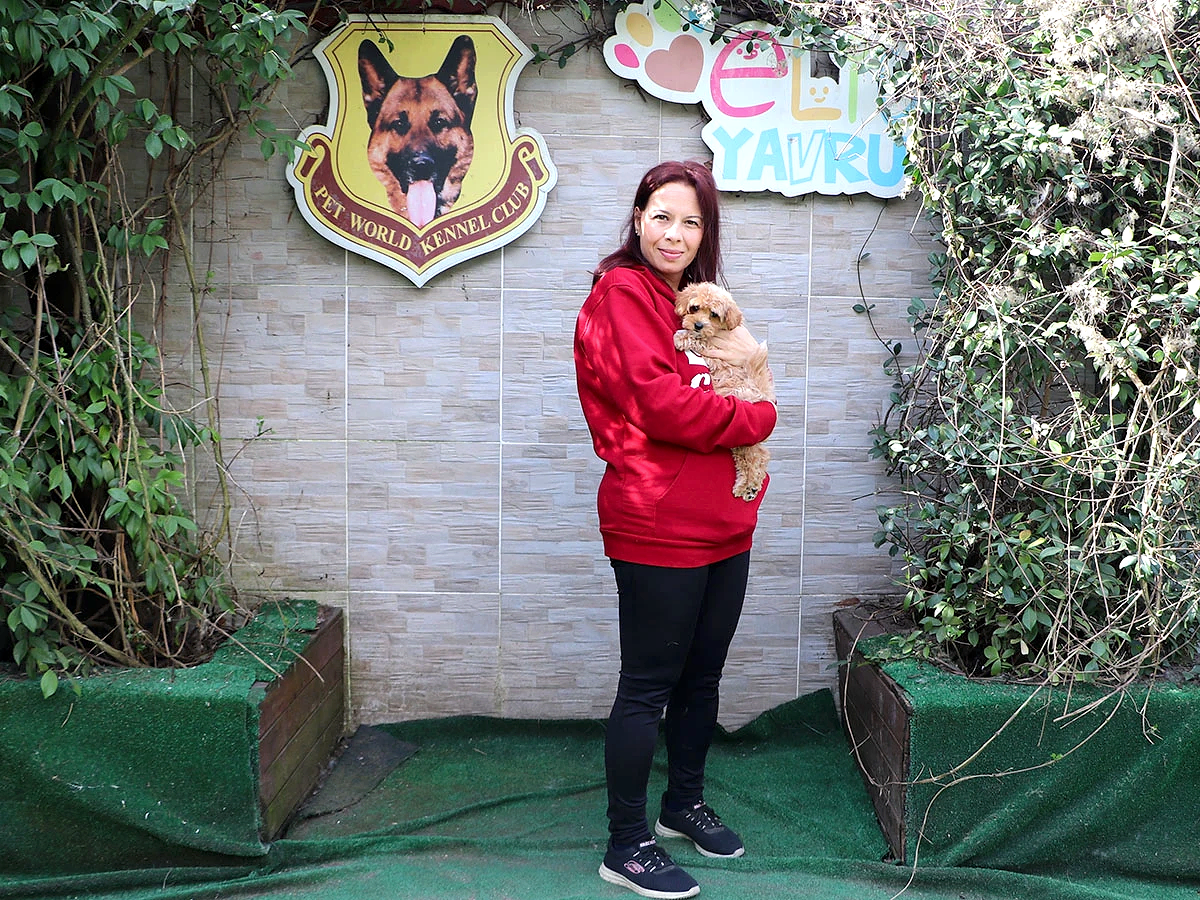 Gülay Hanım ve ailesi Maltipoo kızlarına kavuştular