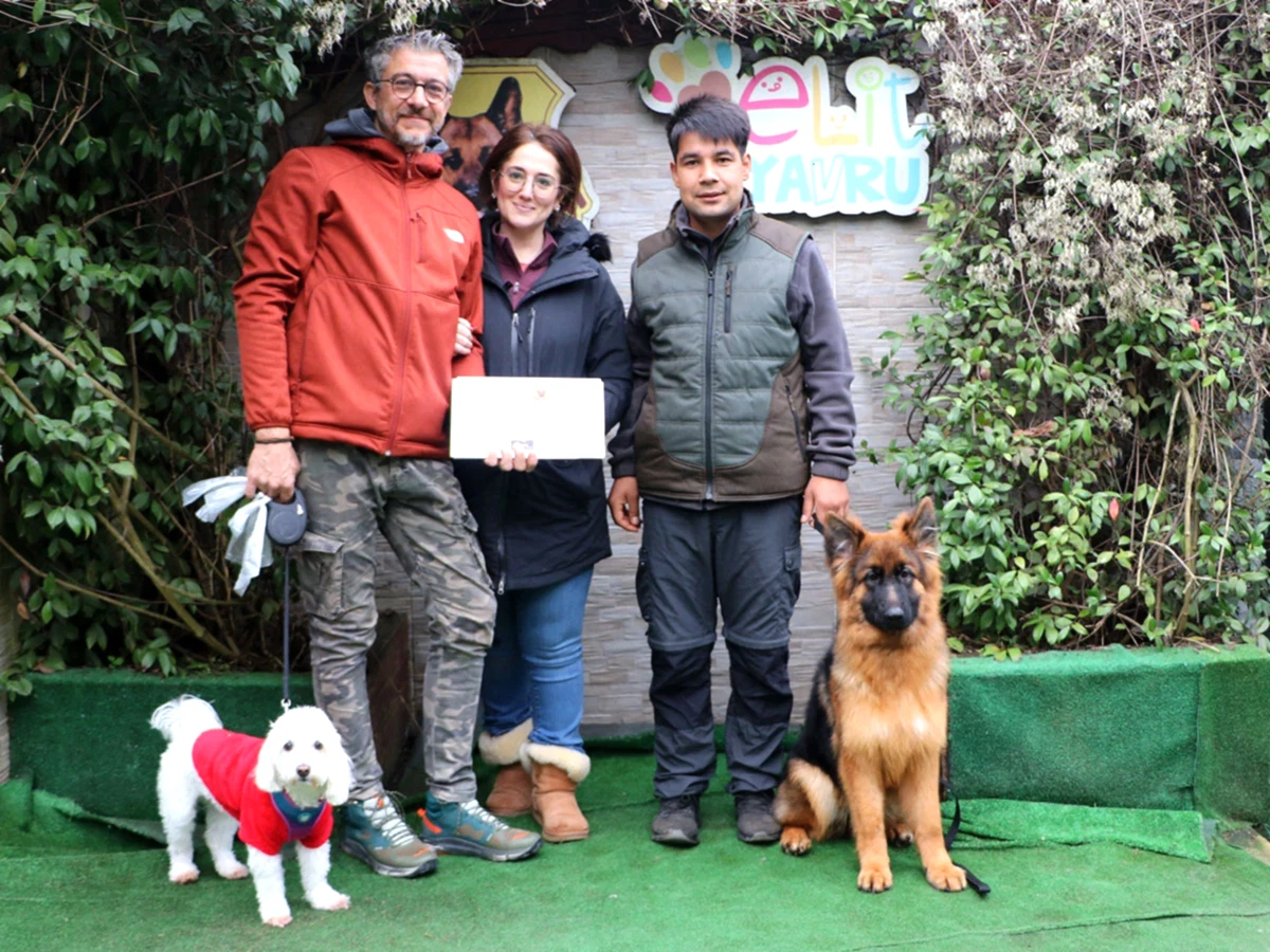 Luna Temel İtaat Eğitimini Tamamladı