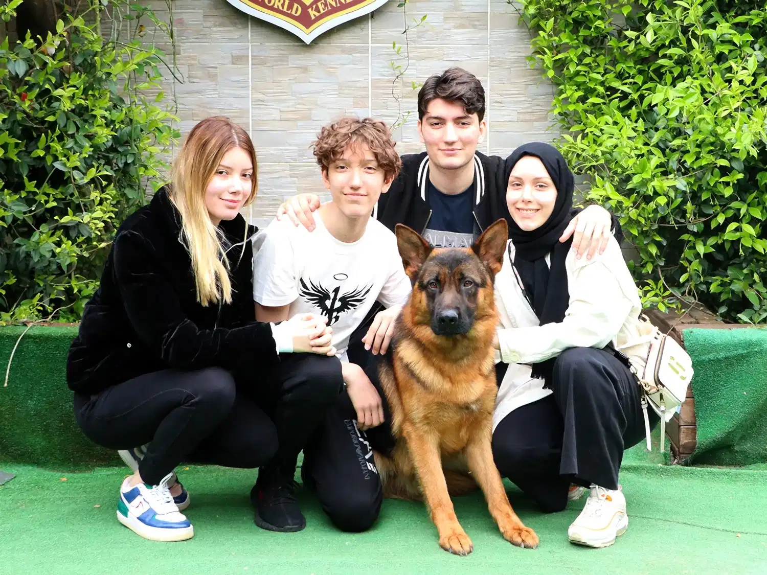 Kurtulmuş ailesi Alman Çoban Köpeği dostlarına kavuştular