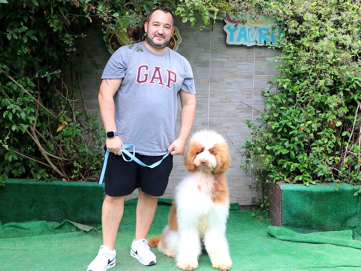 İzmir'den Reşat Bey Barney'e kavuştu