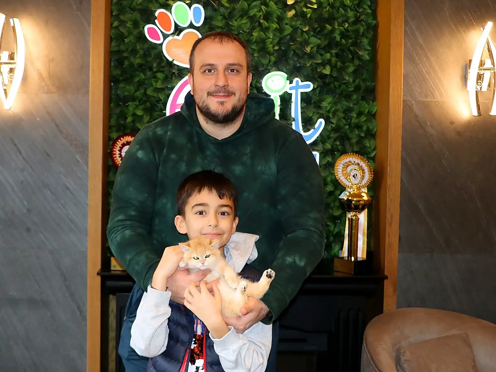 Serhat Bey ve kızı British Gold Chinchilla yavrusuna kavuştu