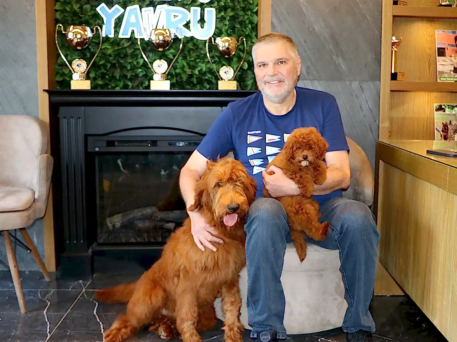 Sevgili Sezai Bey Labradoodle dostu Leo'ya kavuştu