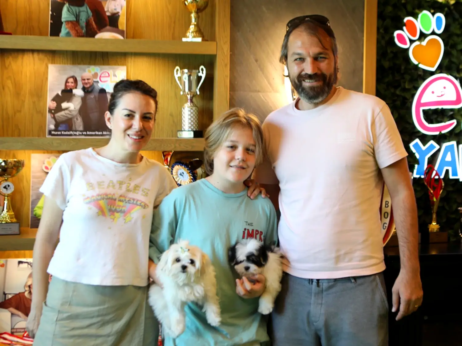 Teoman Bey ve ailesi Morkie mutluluklarını arttırdılar